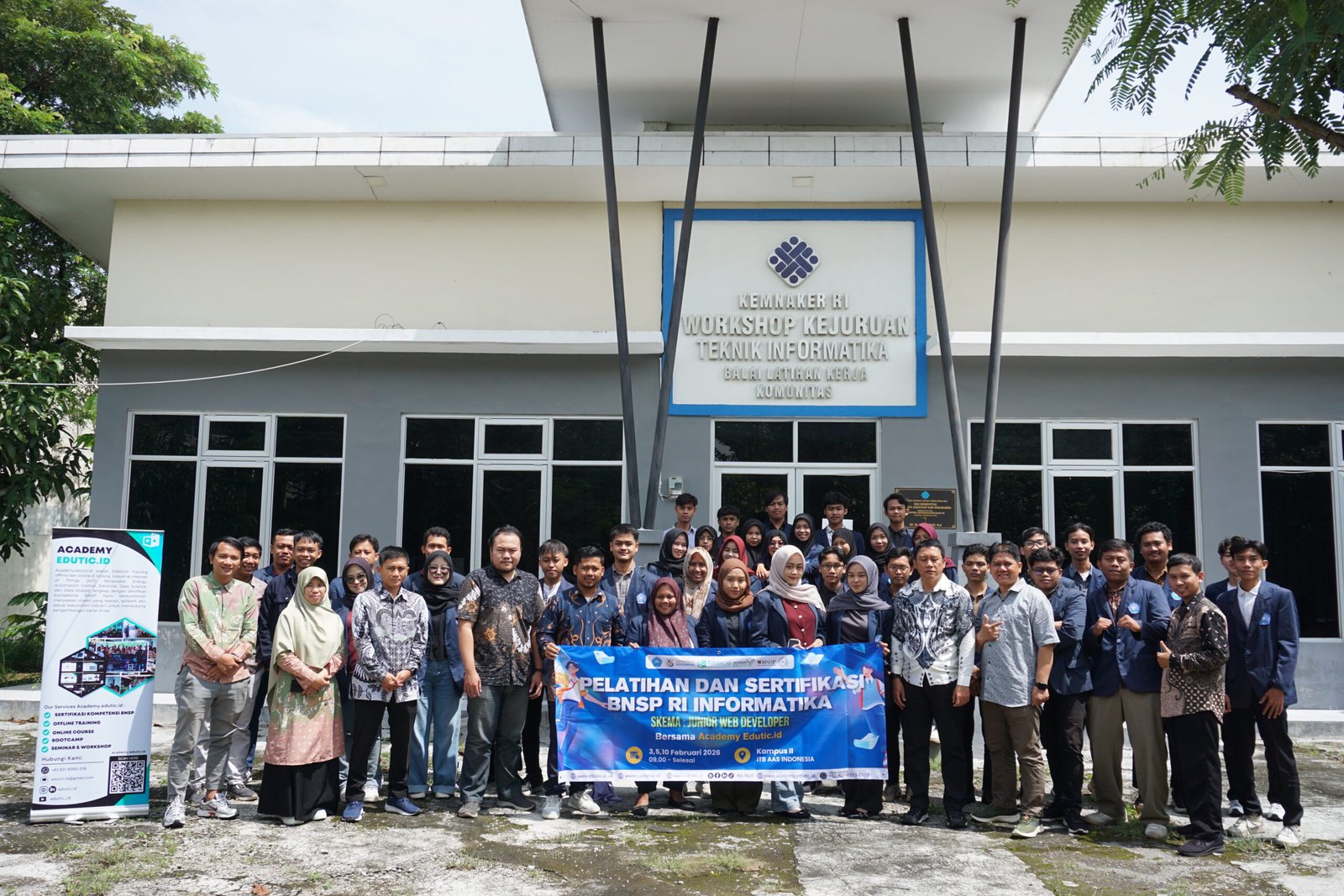 Penyemaian Bibit Hidroponik